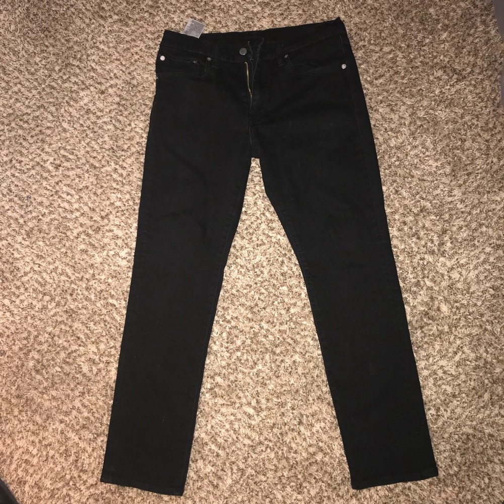 Black levi jeans